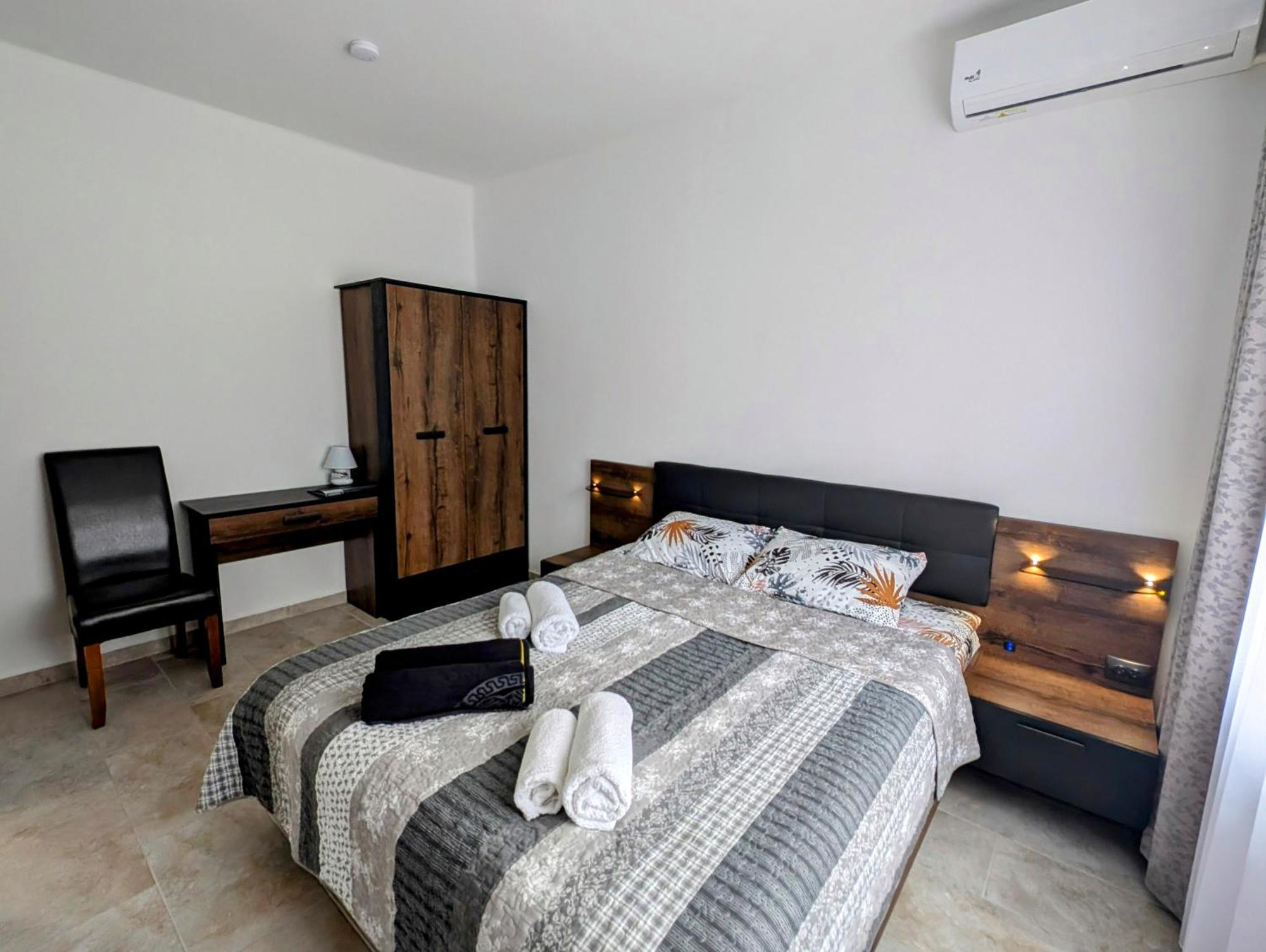 Moon Light Apartment เฮวิซ ภายนอก รูปภาพ
