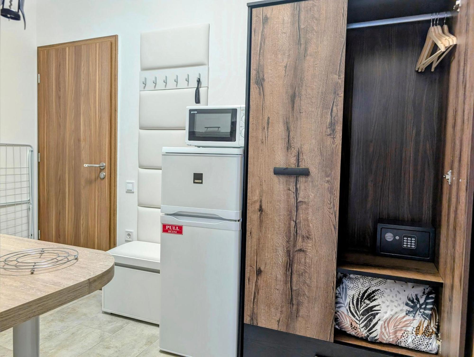 Moon Light Apartment เฮวิซ ภายนอก รูปภาพ