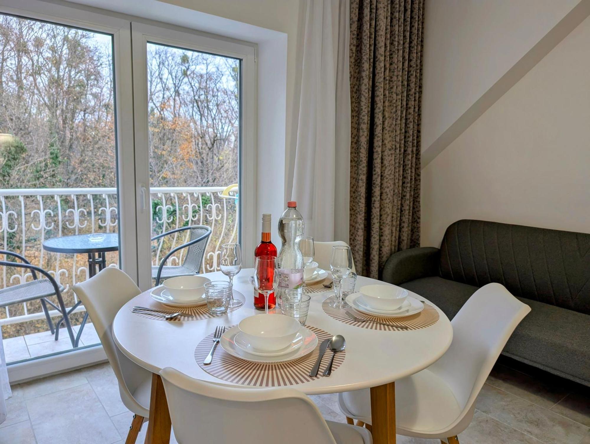 Moon Light Apartment เฮวิซ ภายนอก รูปภาพ
