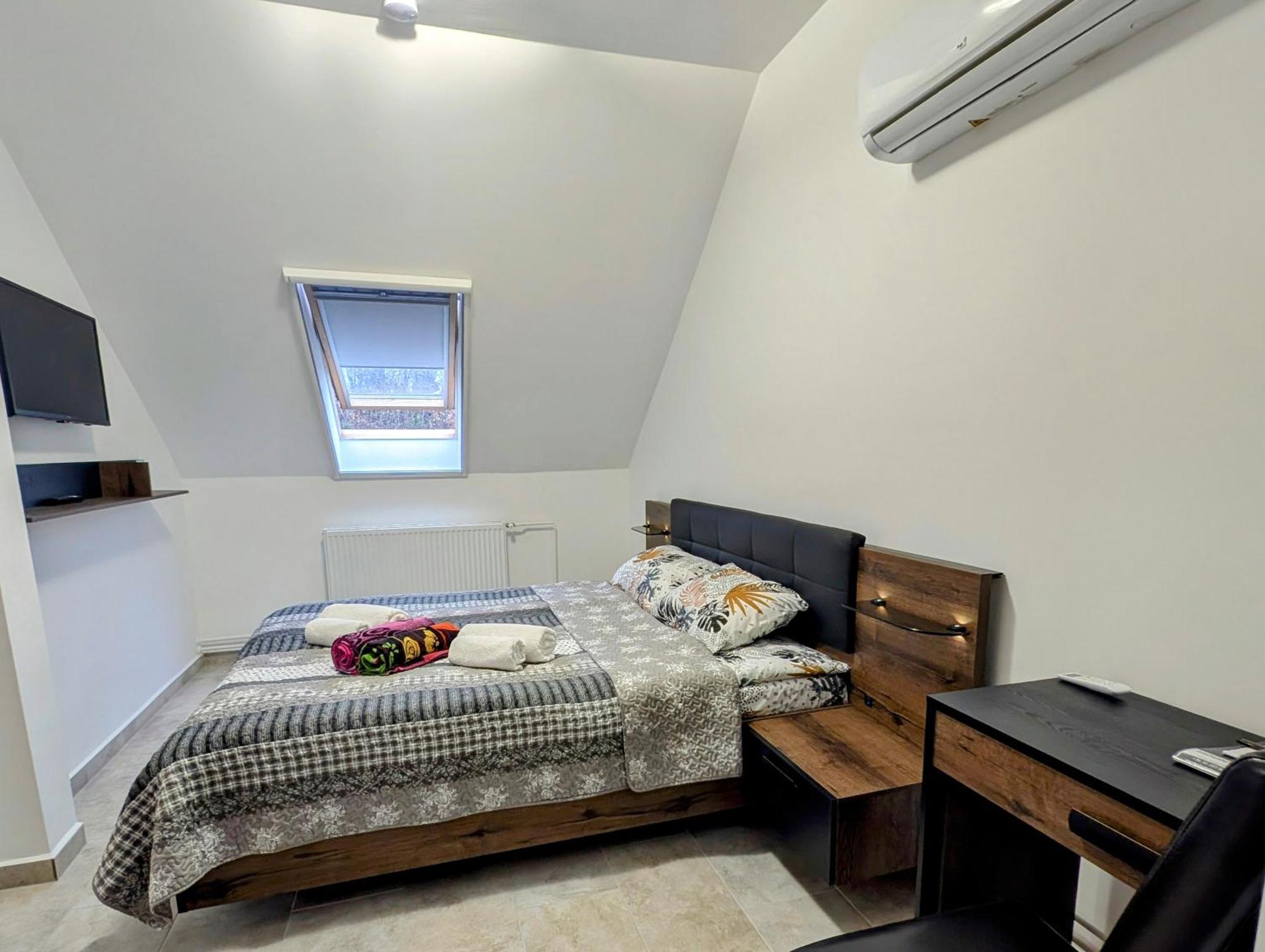 Moon Light Apartment เฮวิซ ภายนอก รูปภาพ