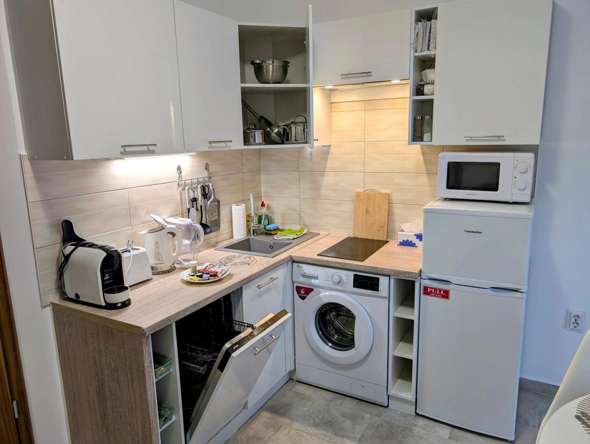 Moon Light Apartment เฮวิซ ภายนอก รูปภาพ
